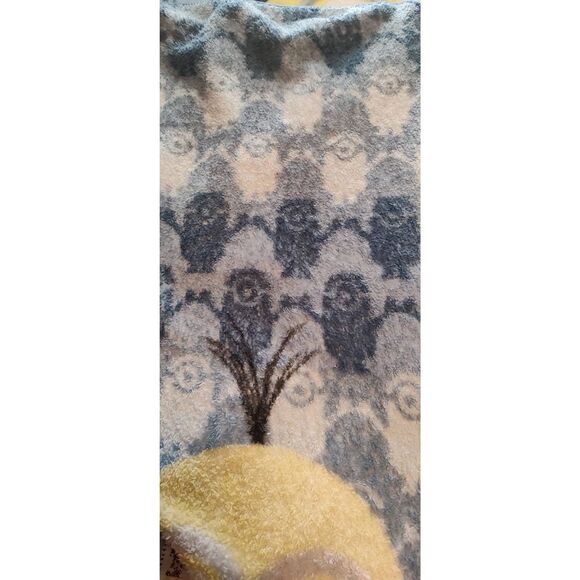 DESPICABLE ME Plush blanket. 60" x 47". No stains. EUC. - Picture 6 of 10